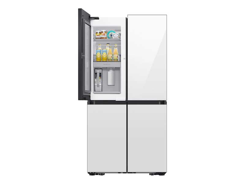 Bespoke 29 cu. ft. 4-Door Flex™ Refrigerator with Beverage Center™ & Customizable Door Panels in White Glass - Image 3