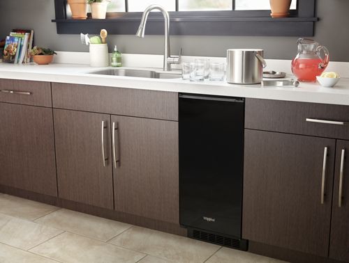 15-inch Icemaker with Clear Ice Technology - Image 4