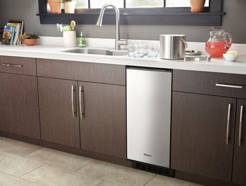 15-Inch Clear Ice Technology Built-In Icemaker - Image 4