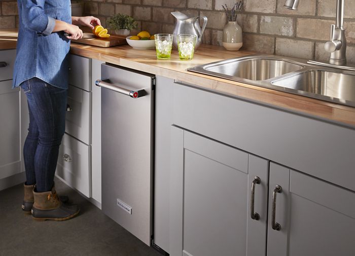 15" Automatic Ice Maker with Stainless Steel Finish - Image 6